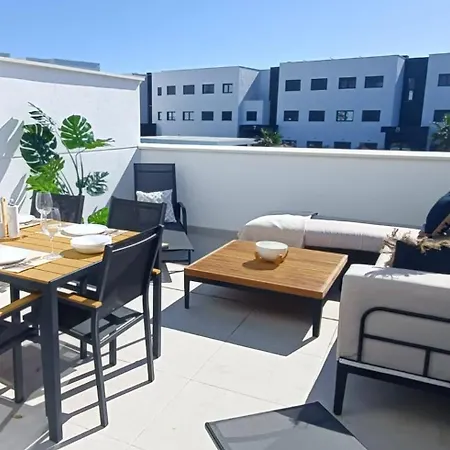 Casa Esquina إِستيبونا